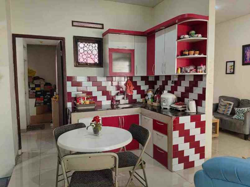 dijual rumah jl pekapuran