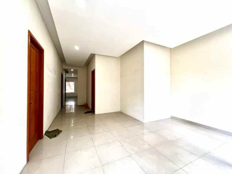 dijual rumah jl percetakan negara