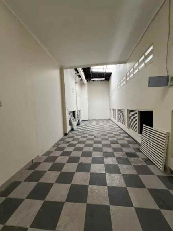 dijual rumah jl percetakan negara