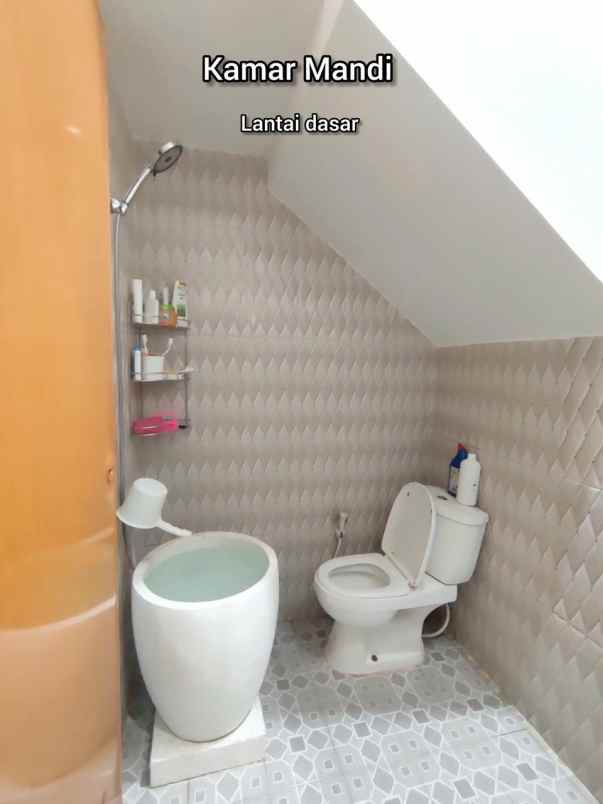 dijual rumah jl pondok kelapa selatan