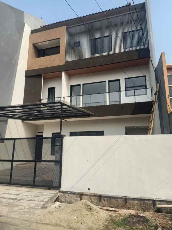 dijual rumah jl raden intan 2 duren
