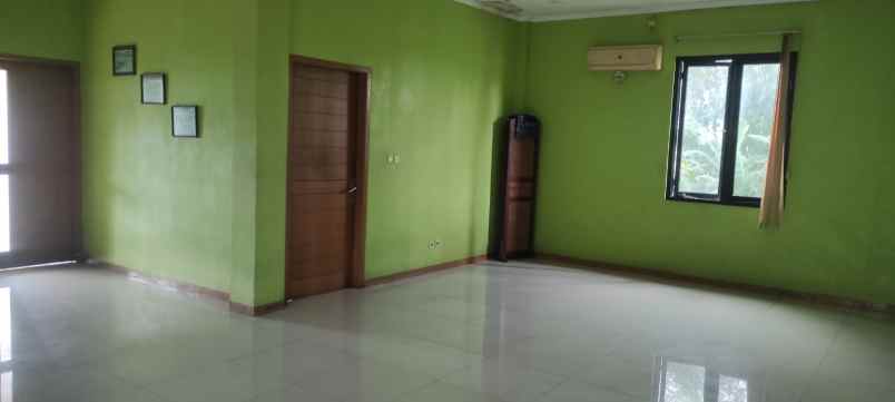 dijual rumah jl raya krannggan