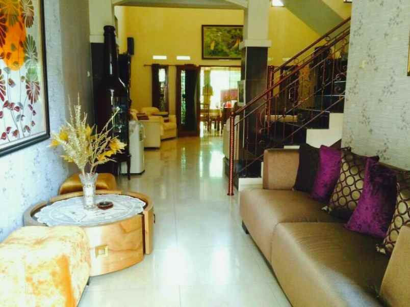 dijual rumah jl raya padalarang