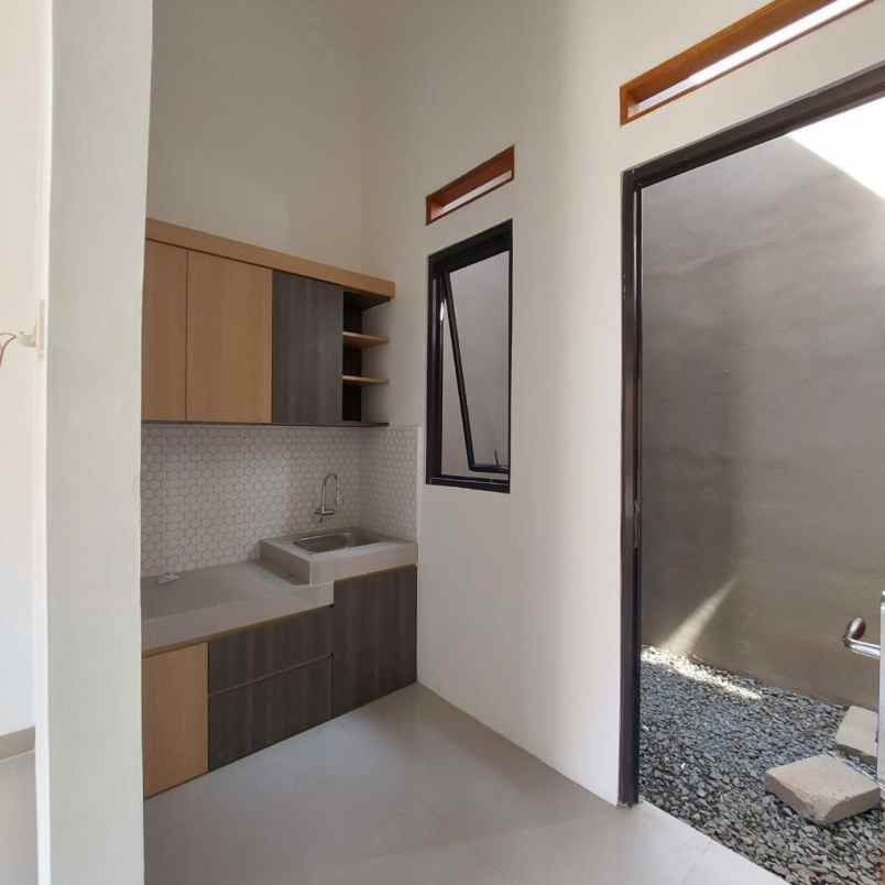 dijual rumah jl raya pemuda