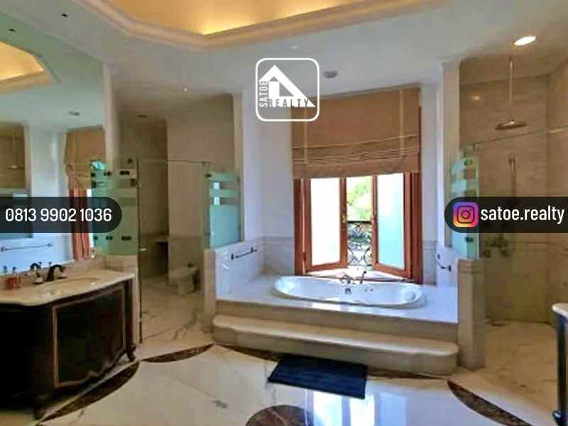 dijual rumah jl tulodong bawah selong