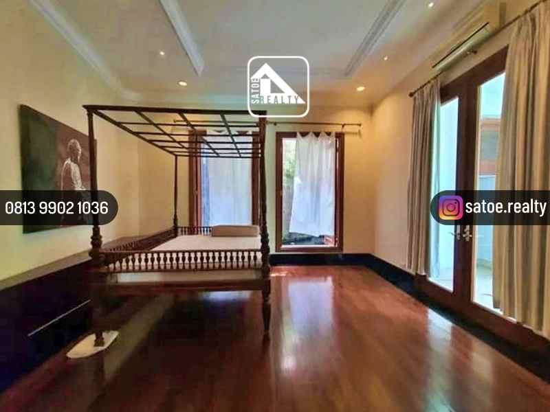 dijual rumah jl tulodong bawah selong