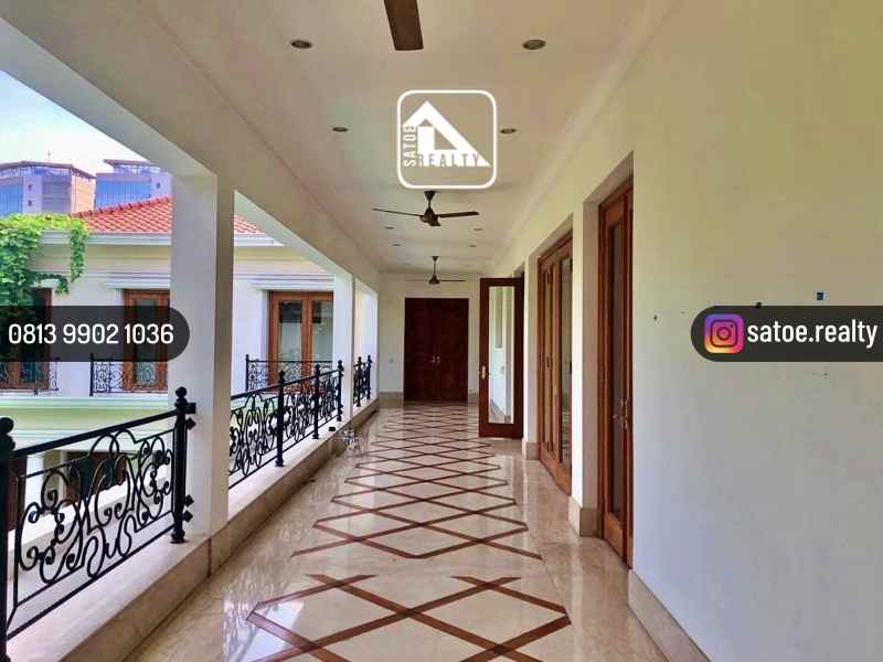 dijual rumah jl tulodong bawah selong