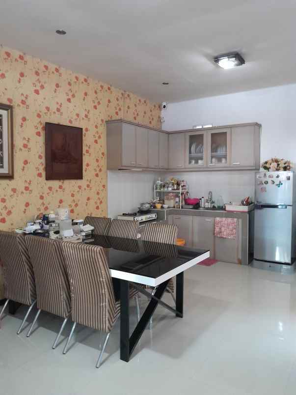 dijual rumah jl venus margahayu raya