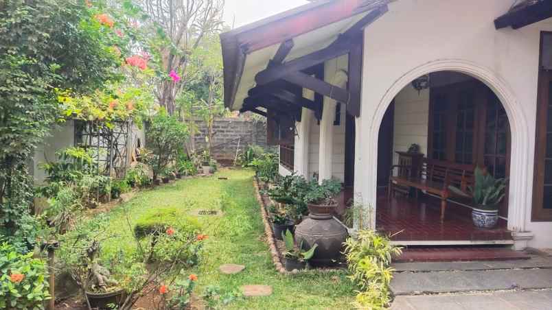 dijual rumah jl wadas