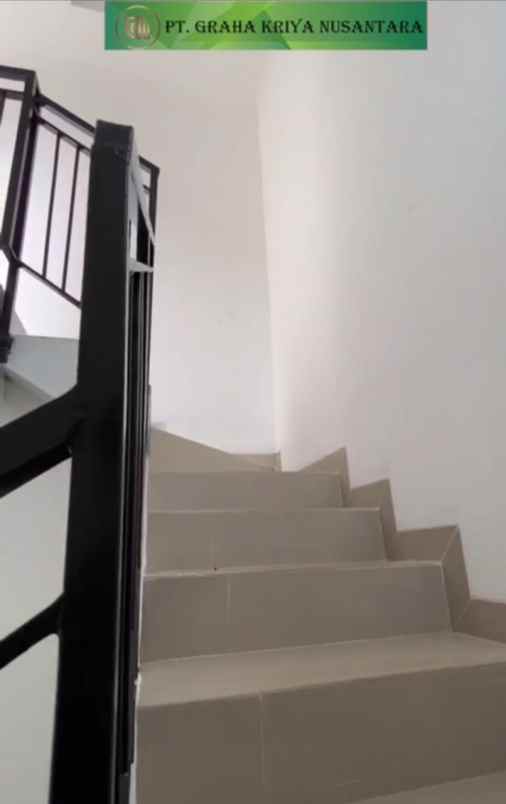 dijual rumah jln cahaya titis tanah baru