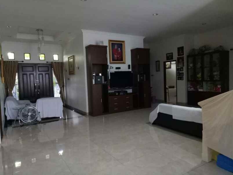 dijual rumah jln nurul ikhwan tanah