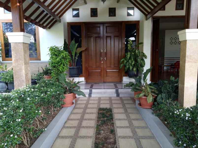 dijual rumah jln nurul ikhwan tanah