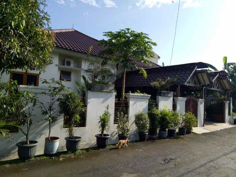 dijual rumah jln nurul ikhwan tanah