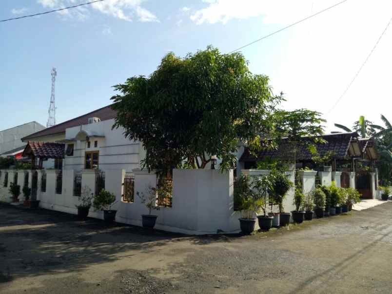 dijual rumah jln nurul ikhwan tanah