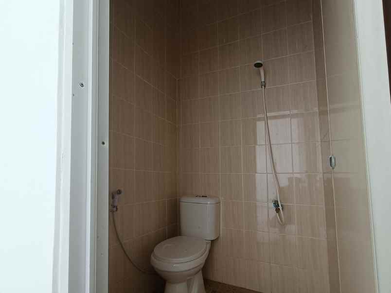 dijual rumah jln raya bojong gede