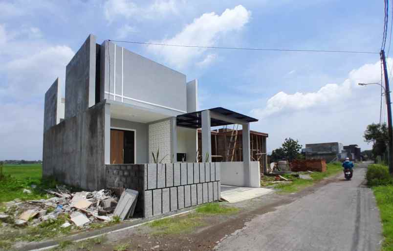 dijual rumah kalitirto berbah sleman