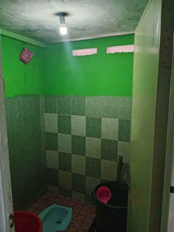 dijual rumah kampung murah di mampang depok