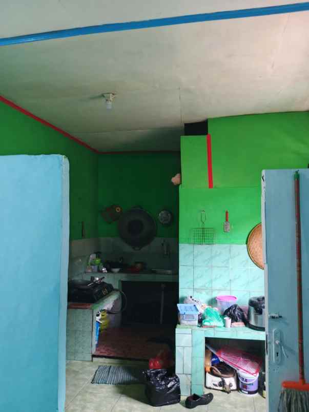 dijual rumah kampung murah di mampang depok