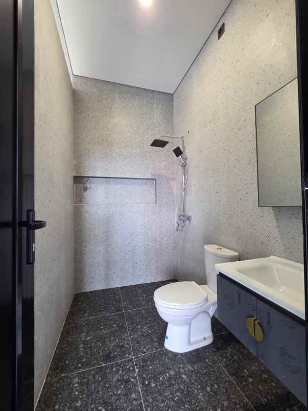 dijual rumah kavling dki