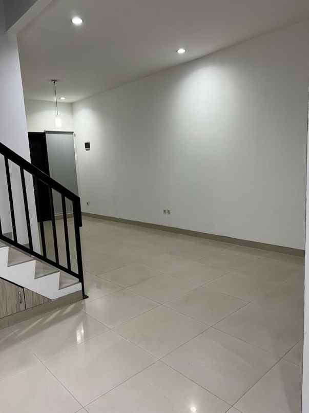 dijual rumah kelapa puan kelapa gading