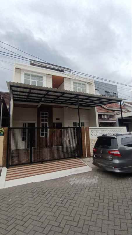 dijual rumah ketintang regency gayungan
