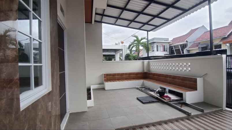 dijual rumah ketintang regency gayungan