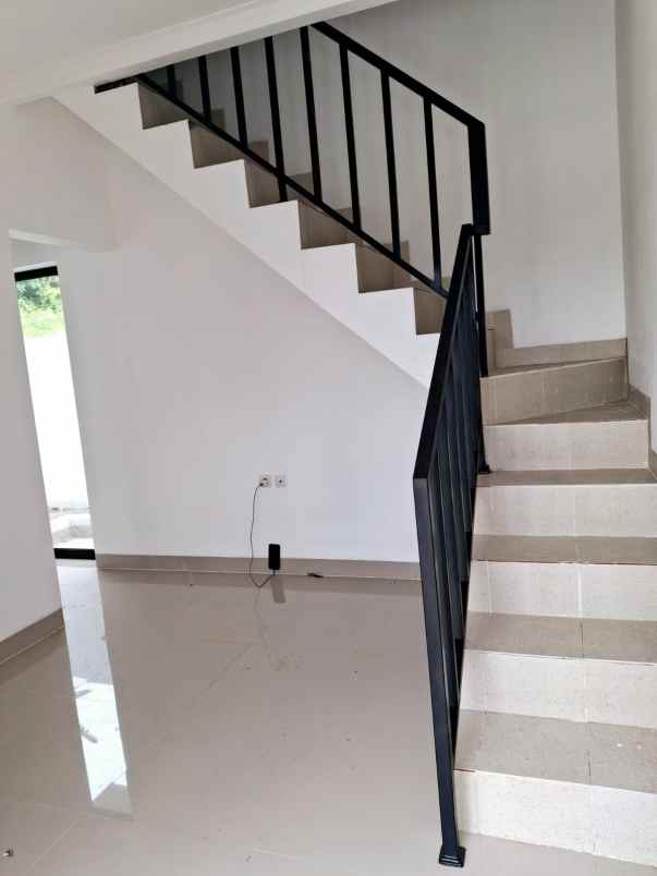 dijual rumah kinanti house jatihandap