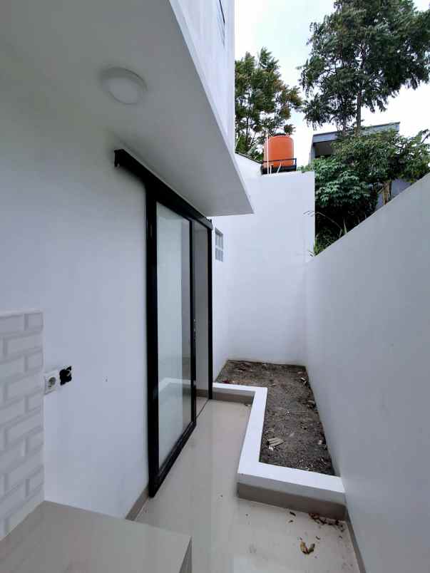 dijual rumah kinanti house jatihandap