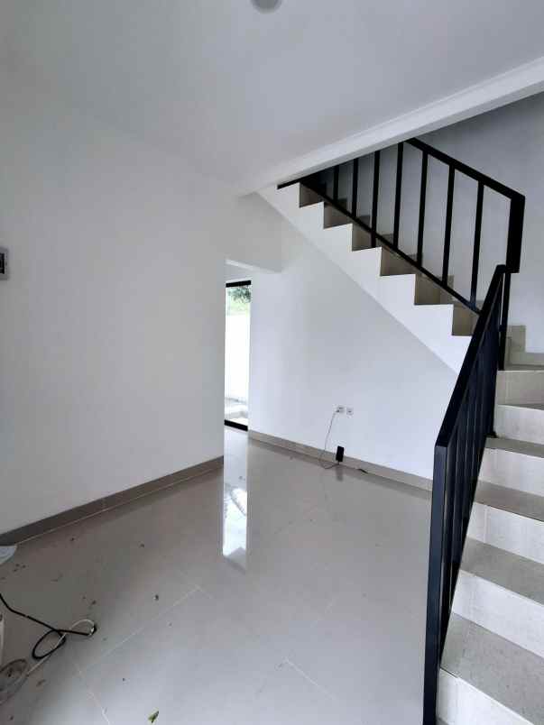 dijual rumah kinanti house jatihandap