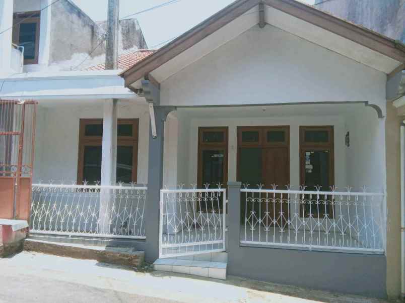 dijual rumah komp melati indah