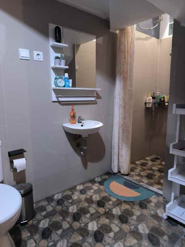 dijual rumah komplek bali garden city view