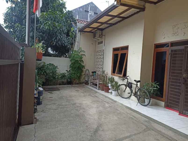 dijual rumah komplek batu mas nusa