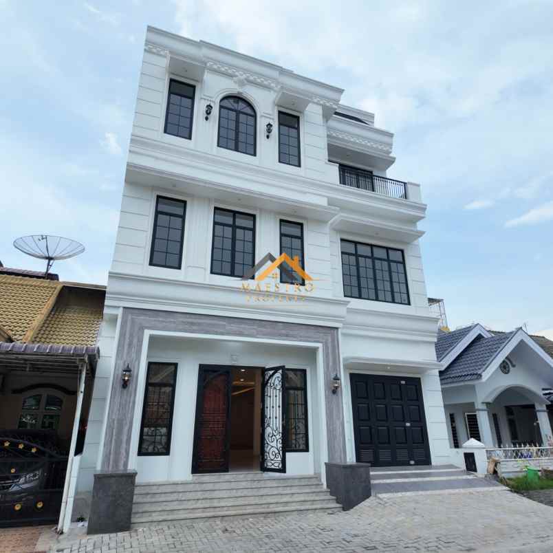 dijual rumah komplek cemara hijau jalan