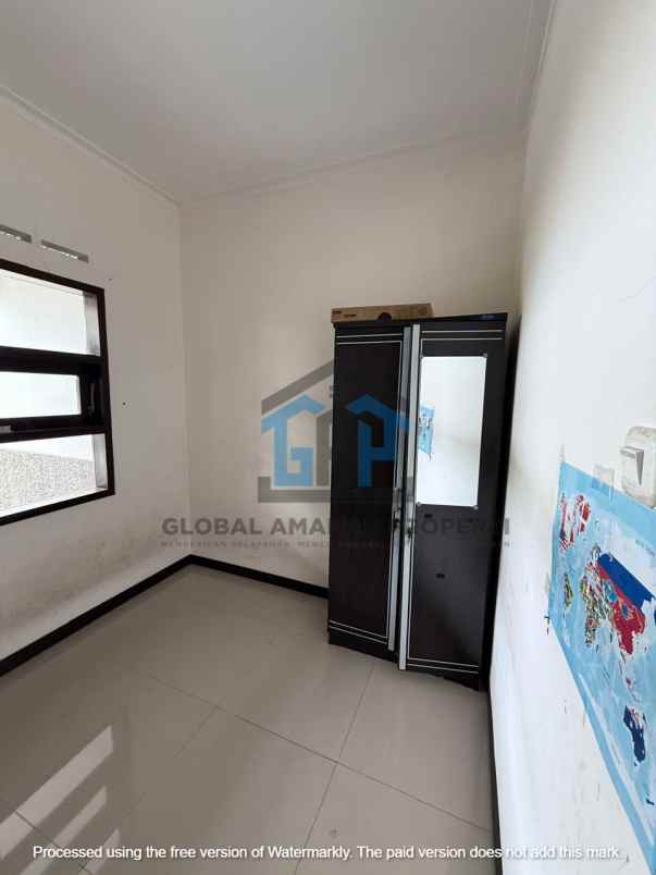 dijual rumah komplek cihanjuang