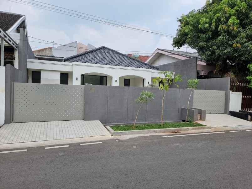 dijual rumah komplek cipinang elok 2