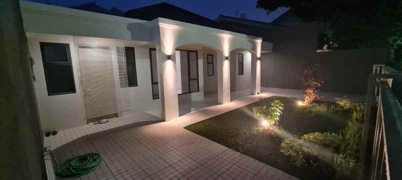 dijual rumah komplek cipinang elok 2