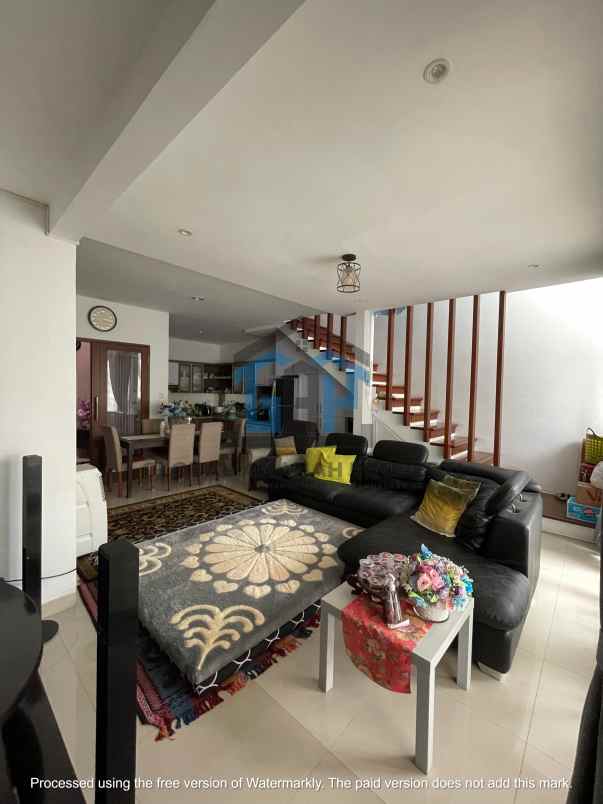 dijual rumah komplek gegerkalong