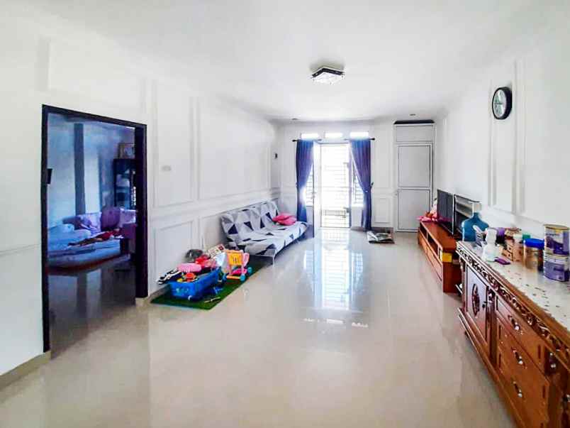 dijual rumah komplek griya andalas jl