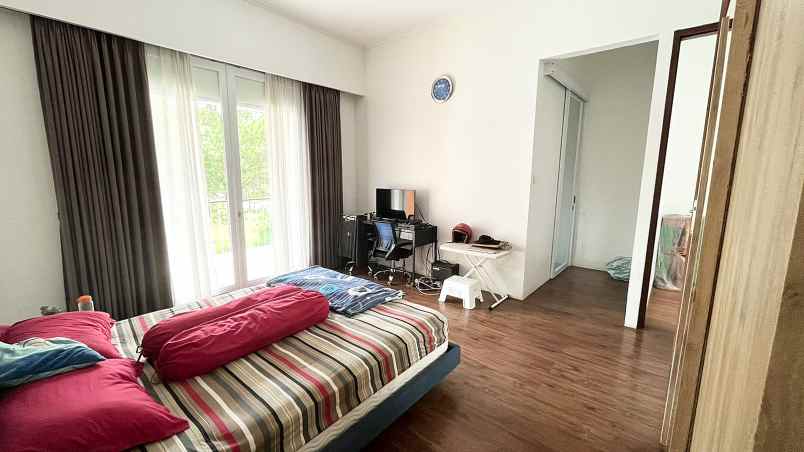dijual rumah komplek vila cinere mas