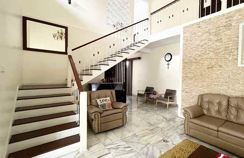 dijual rumah komplek vila cinere mas