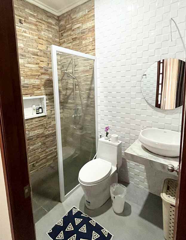 dijual rumah komplek vila cinere mas