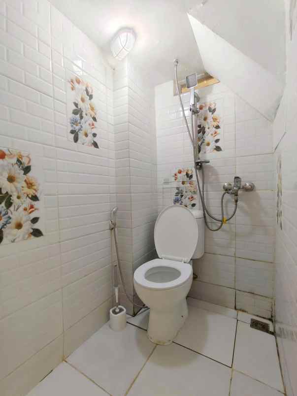 dijual rumah kost dekat summarecon bekasi