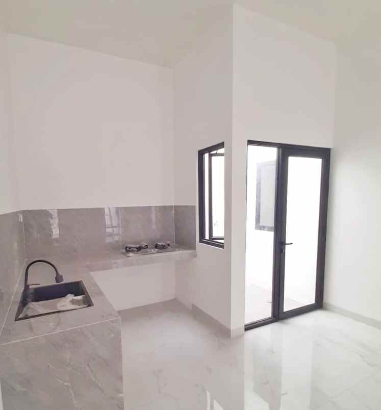 dijual rumah kota harapan indah bekasi