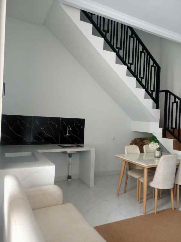 dijual rumah kota harapan indah bekasi