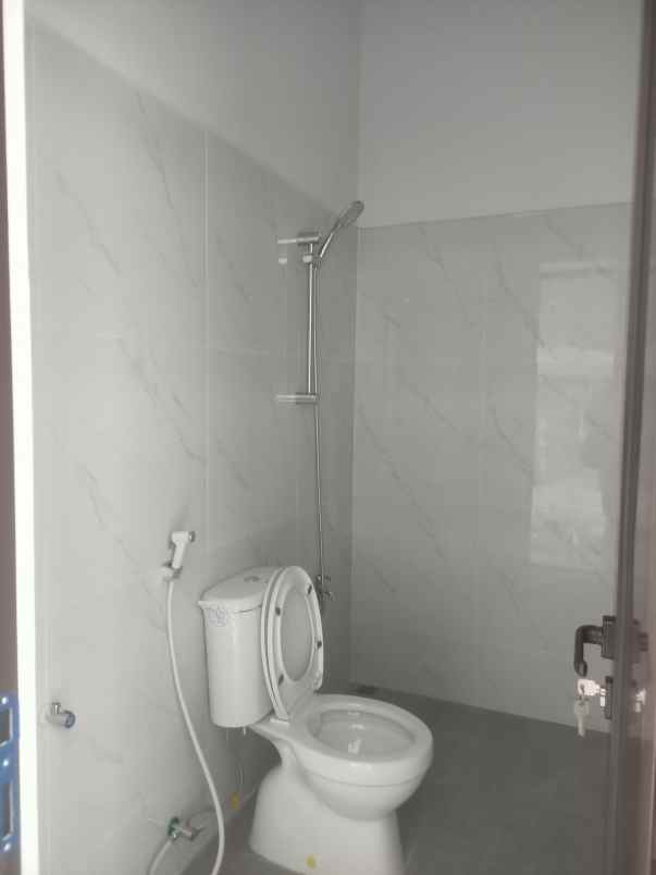 dijual rumah kota harapan indah bekasi