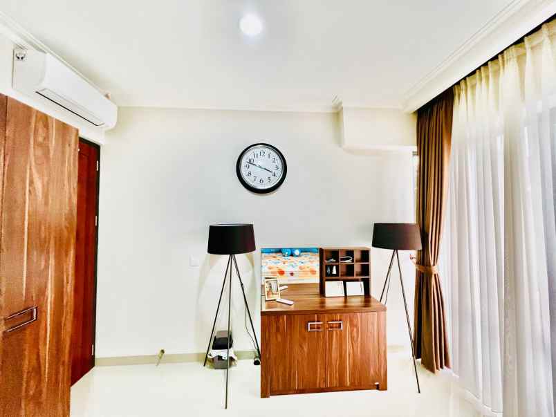 dijual rumah kota wisata cibubur