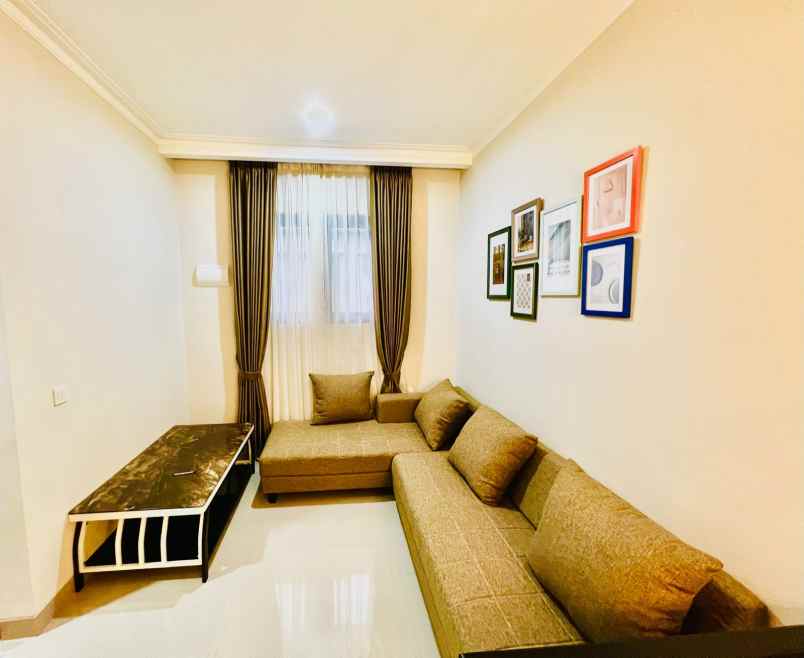 dijual rumah kota wisata cibubur