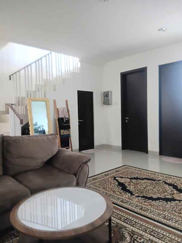 dijual rumah la seine essence jgc