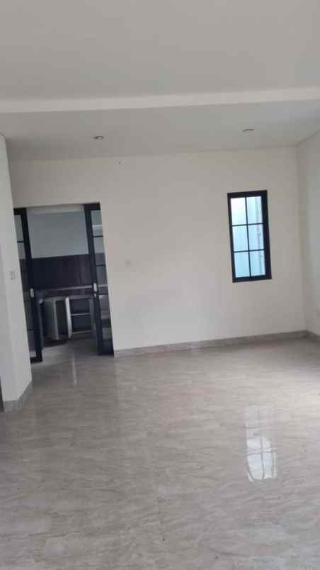 dijual rumah lavon ii cluster montana