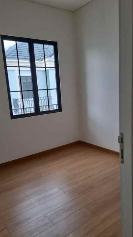 dijual rumah lavon ii cluster montana